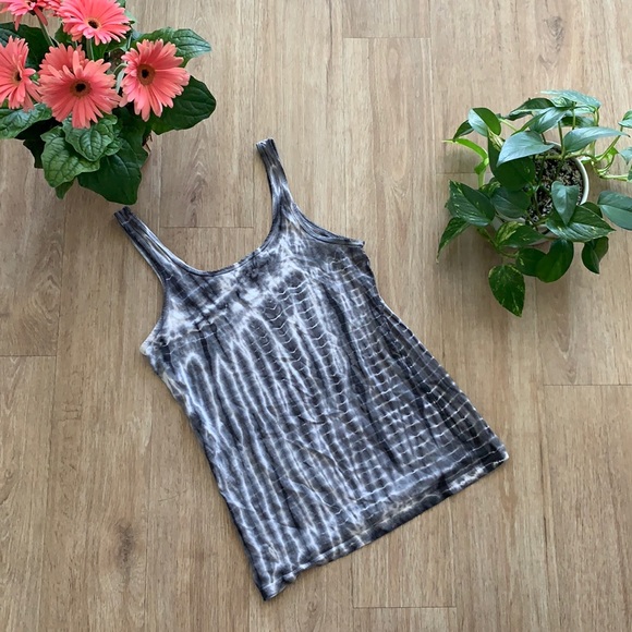 Stranded Tank - Picture 1 of 7